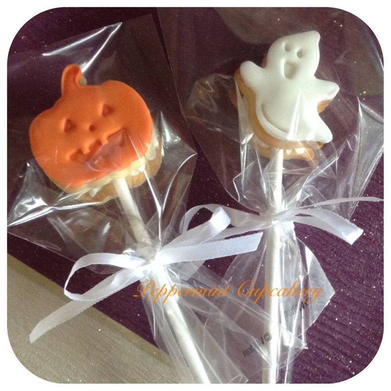 Pumpkin and Ghost Halloween Cupcakes